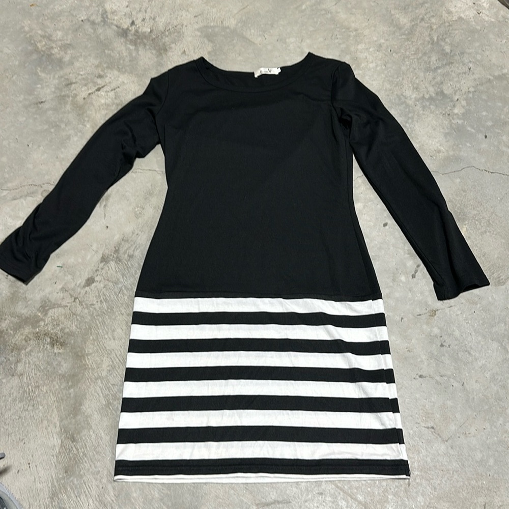 Dress V black‎ n white striped dress / Size L / Mm-21